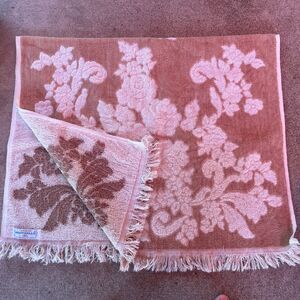 Vintage Cannon Monticello 2 Tone Tan White Sculpted Hand Towel MCM